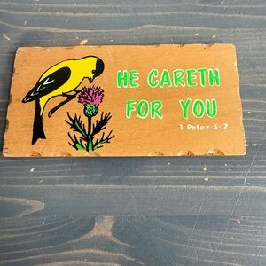 Vintage wood sign
Gold finch in a thistle